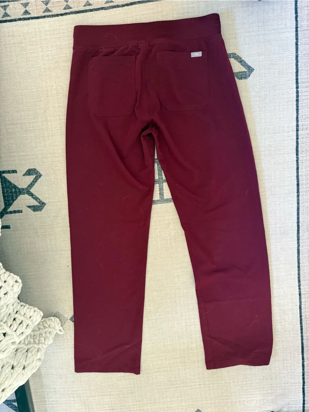 Figs Women’s Livingston Scrub Pants maroon